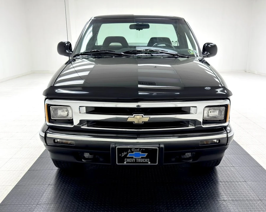 1996 Chevrolet S-10 - Image 8 of 12