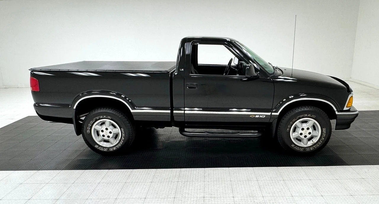 1996 Chevrolet S-10 - Image 6 of 12