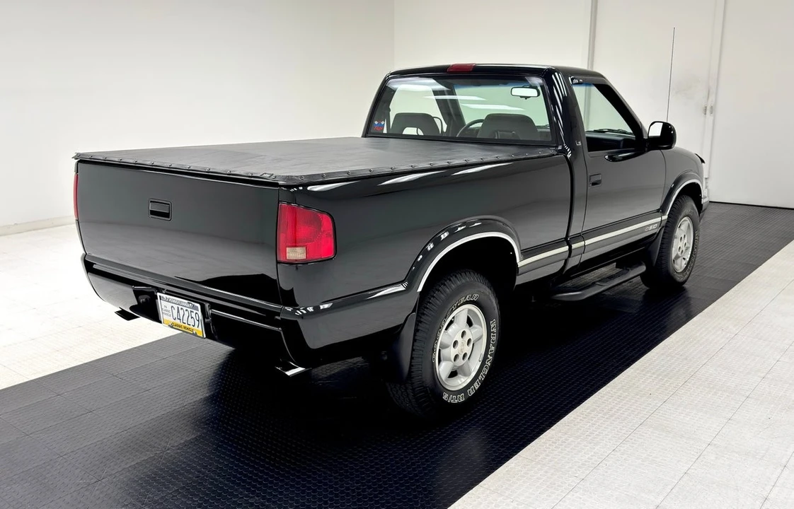 1996 Chevrolet S-10 - Image 5 of 12