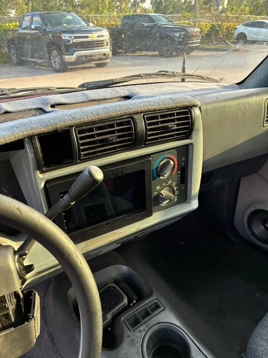 1996 Chevrolet S-10 - Image 3 of 5