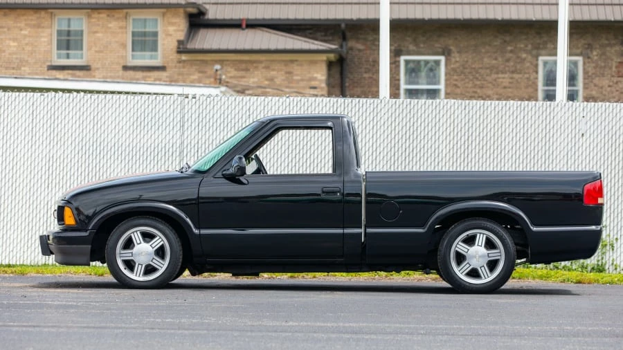 1996 Chevrolet S-10 - Image 2 of 13
