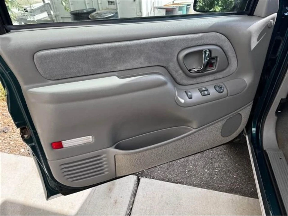 1996 Chevrolet Silverado - Image 10 of 20