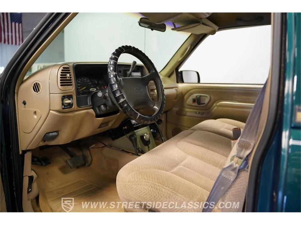 1996 Chevrolet Silverado - Image 2 of 31