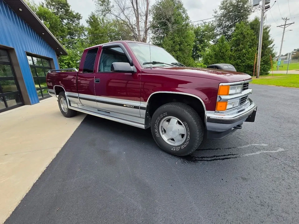 1996 Chevrolet Silverado - Image 5 of 31