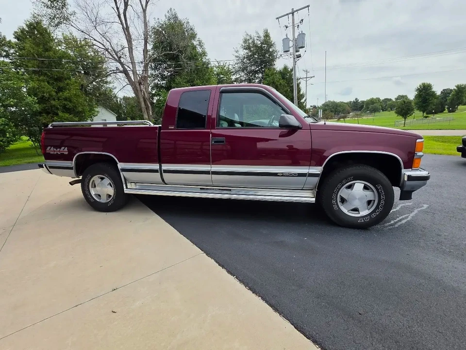 1996 Chevrolet Silverado - Image 8 of 31