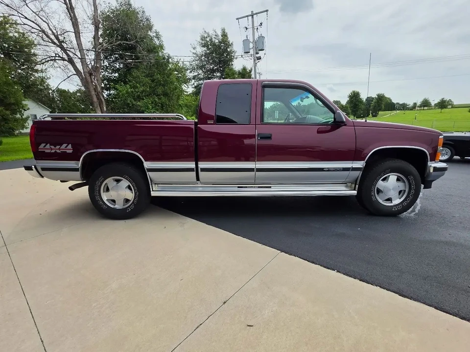 1996 Chevrolet Silverado - Image 10 of 31