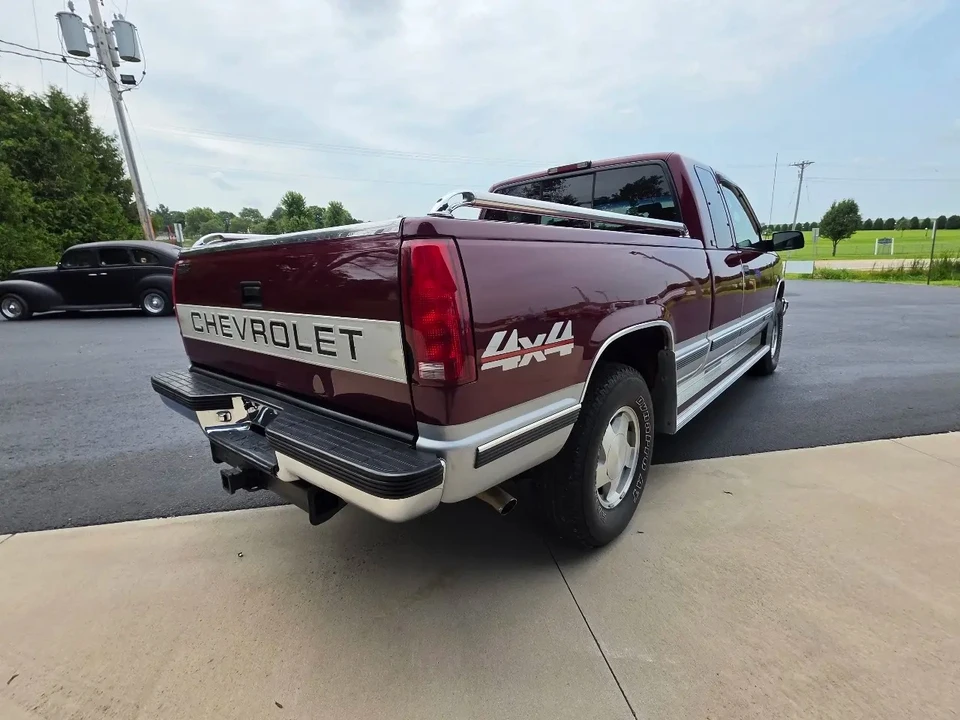 1996 Chevrolet Silverado - Image 9 of 31