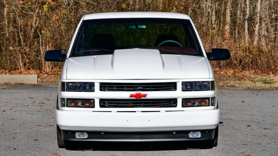 1996 Chevrolet Silverado - Image 4 of 31