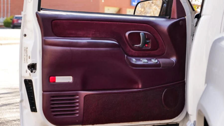 1996 Chevrolet Silverado - Image 27 of 31