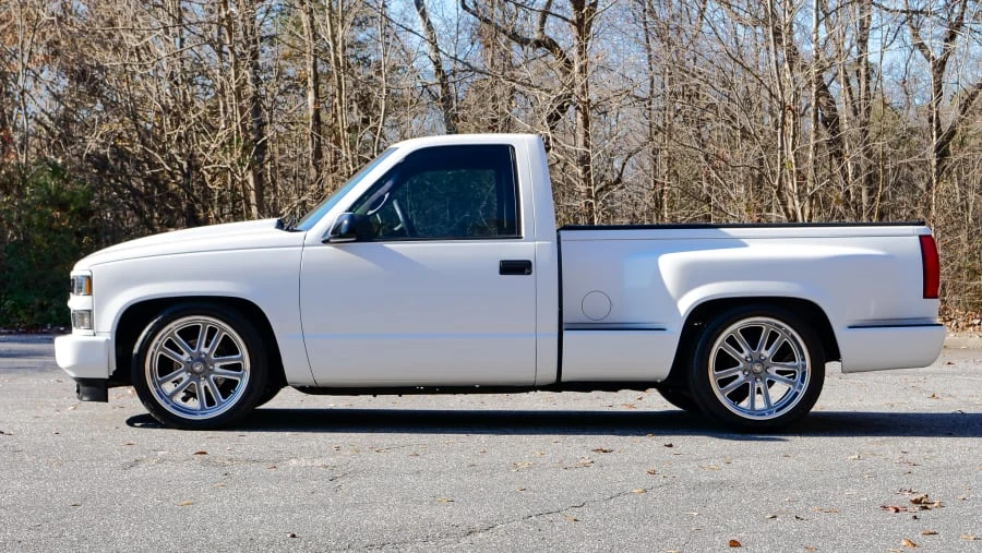 1996 Chevrolet Silverado - Image 2 of 31