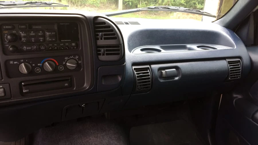 1996 Chevrolet Silverado - Image 6 of 11
