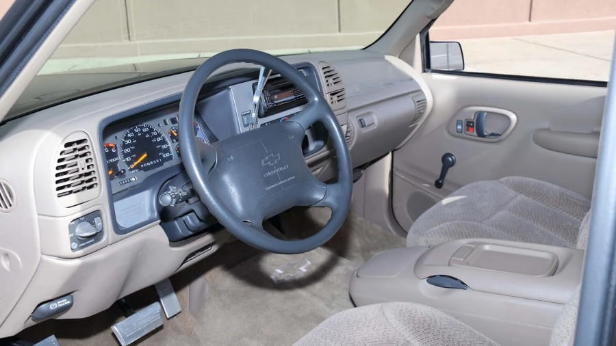 1996 Chevrolet Silverado - Image 10 of 11