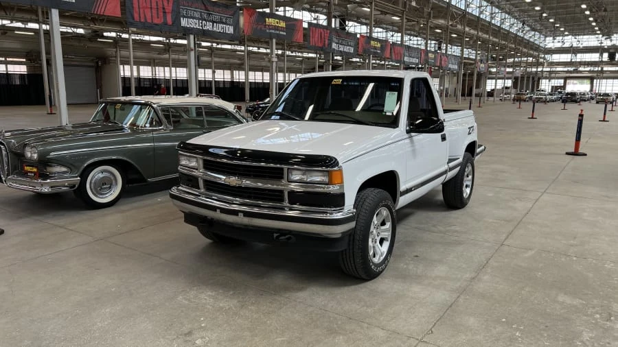 1996 Chevrolet Silverado - Image 6 of 12