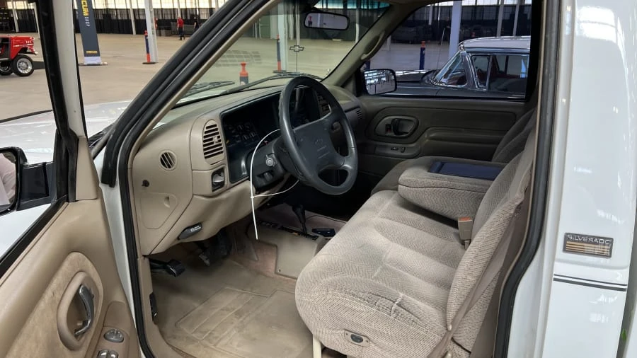 1996 Chevrolet Silverado - Image 8 of 12