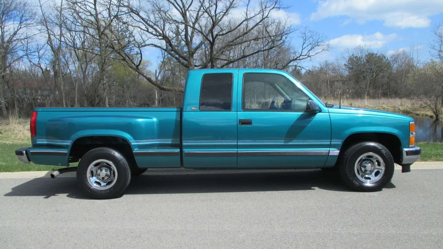 1996 Chevrolet Silverado - Image 2 of 19