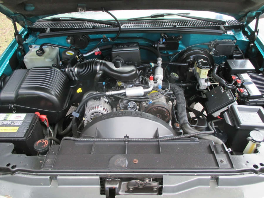 1996 Chevrolet Silverado - Image 10 of 19
