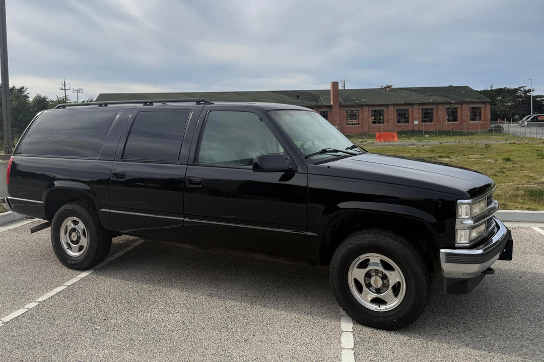 1996 Chevrolet Suburban 8th Gen - Image 17 of 31