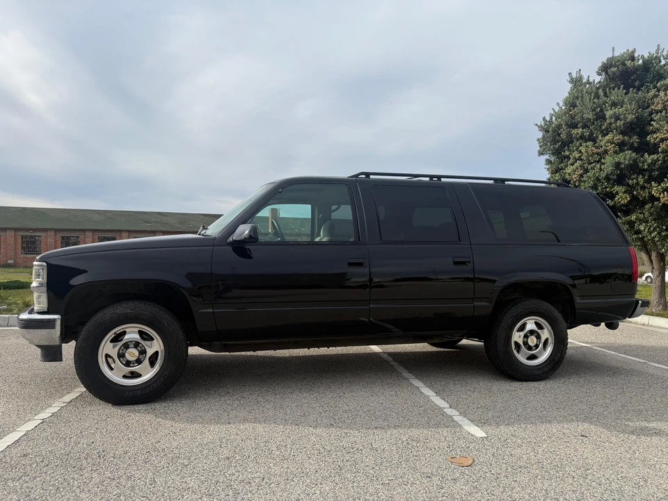 1996 Chevrolet Suburban 8th Gen - Image 9 of 31