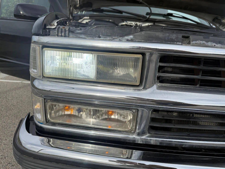 1996 Chevrolet Suburban 8th Gen - Image 27 of 31