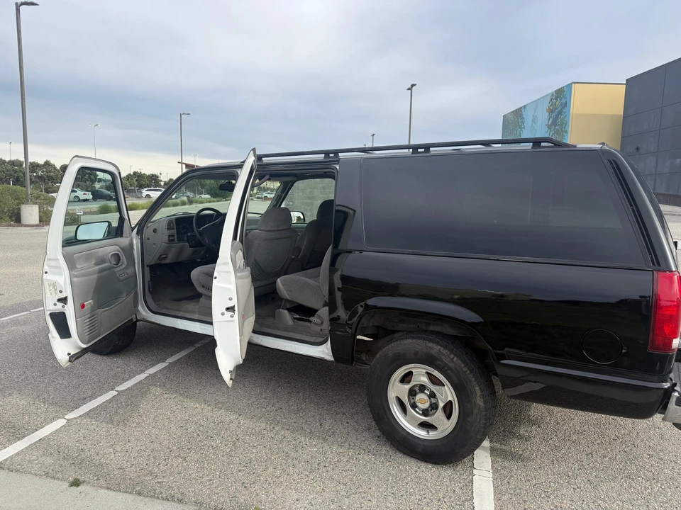 1996 Chevrolet Suburban 8th Gen - Image 21 of 31