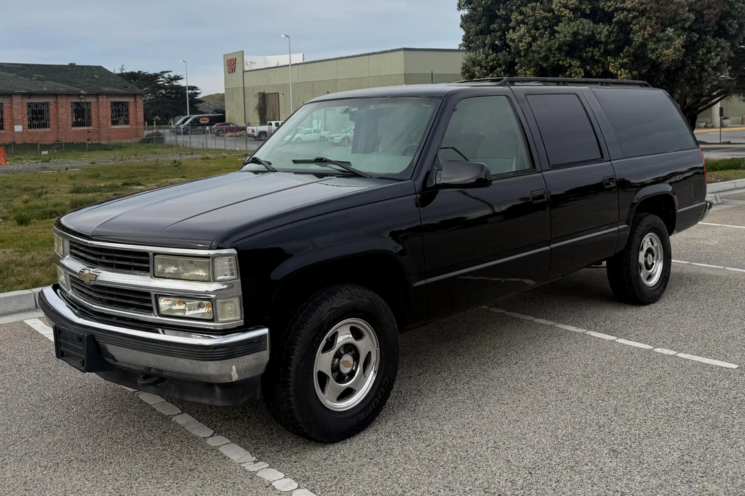 1996 Chevrolet Suburban 8th Gen - Image 3 of 31