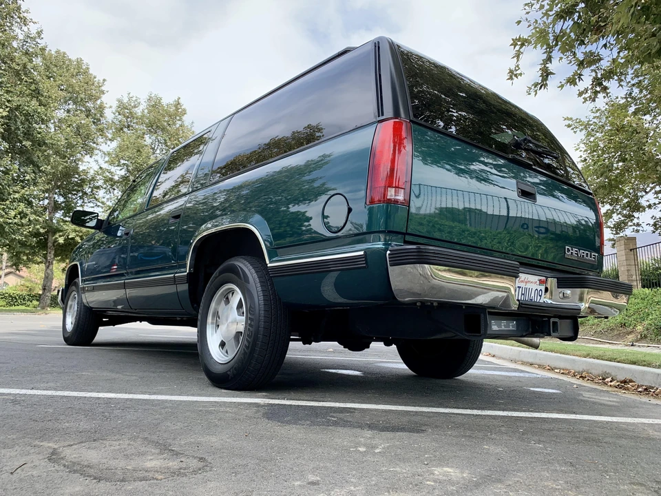 1996 Chevrolet Suburban 8th Gen - Image 19 of 31