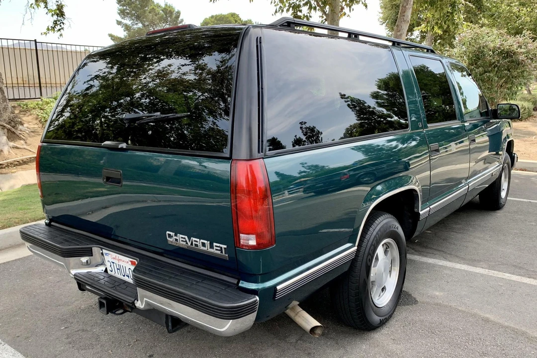 1996 Chevrolet Suburban 8th Gen - Image 21 of 31