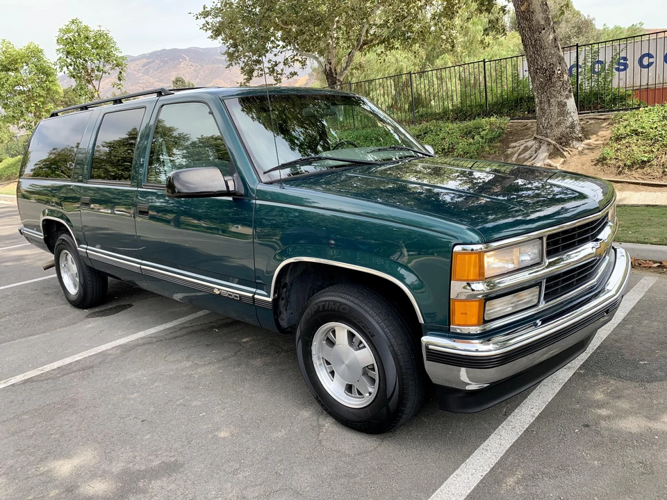 1996 Chevrolet Suburban 8th Gen - Image 24 of 31