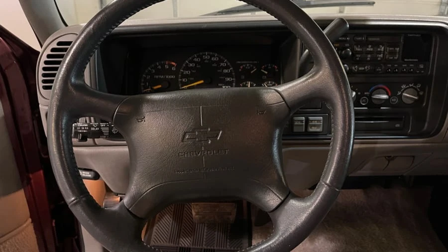 1996 Chevrolet Suburban 8th Gen - Image 7 of 17