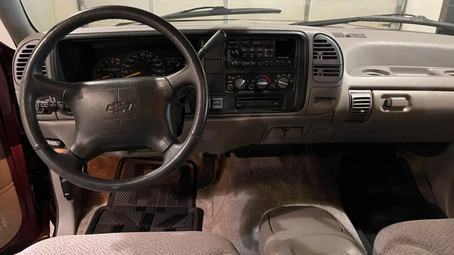1996 Chevrolet Suburban 8th Gen - Image 6 of 17
