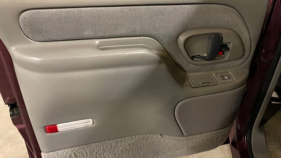 1996 Chevrolet Suburban 8th Gen - Image 10 of 17