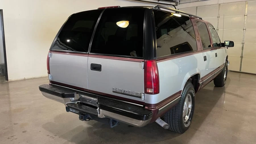 1996 Chevrolet Suburban 8th Gen - Image 3 of 17