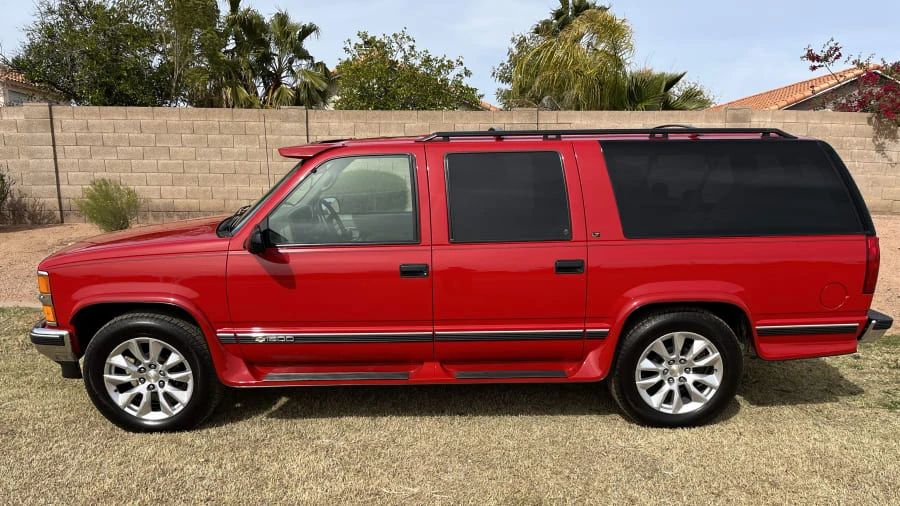 1996 Chevrolet Suburban 8th Gen - Image 2 of 17