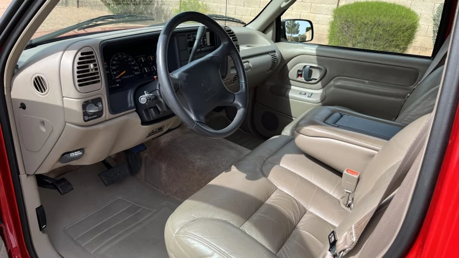 1996 Chevrolet Suburban 8th Gen - Image 4 of 17