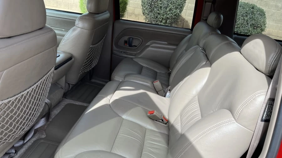 1996 Chevrolet Suburban 8th Gen - Image 5 of 17