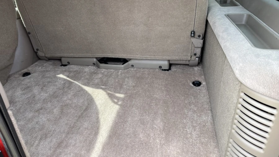 1996 Chevrolet Suburban 8th Gen - Image 9 of 17