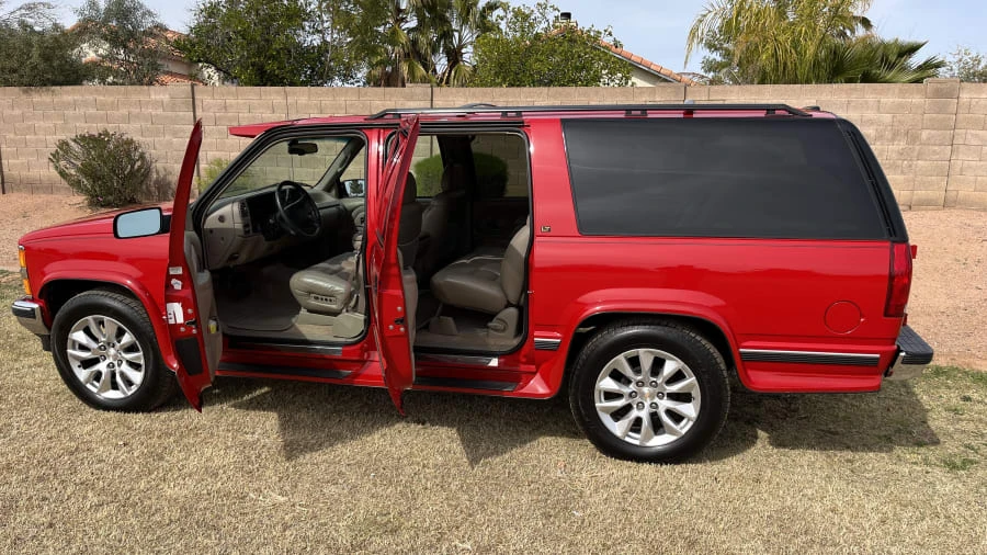 1996 Chevrolet Suburban 8th Gen - Image 13 of 17