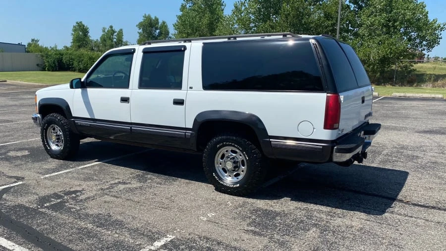 1996 Chevrolet Suburban 8th Gen - Image 10 of 11