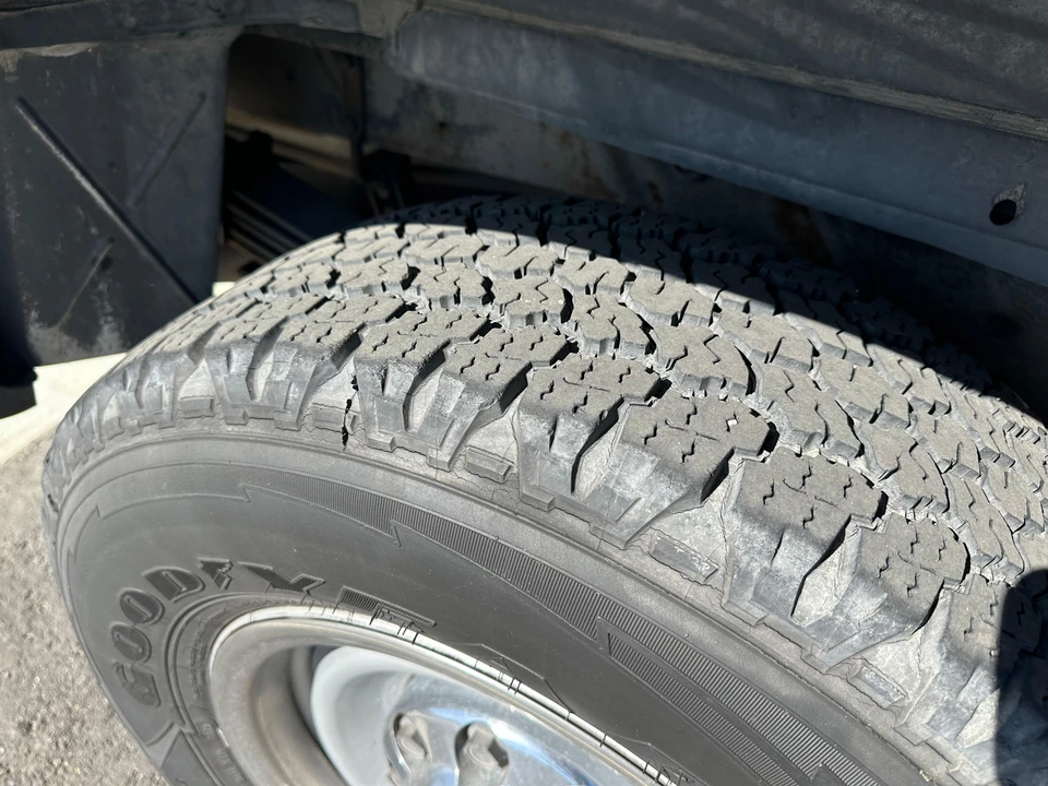 1996 Chevrolet Suburban 7th Gen - Image 18 of 31