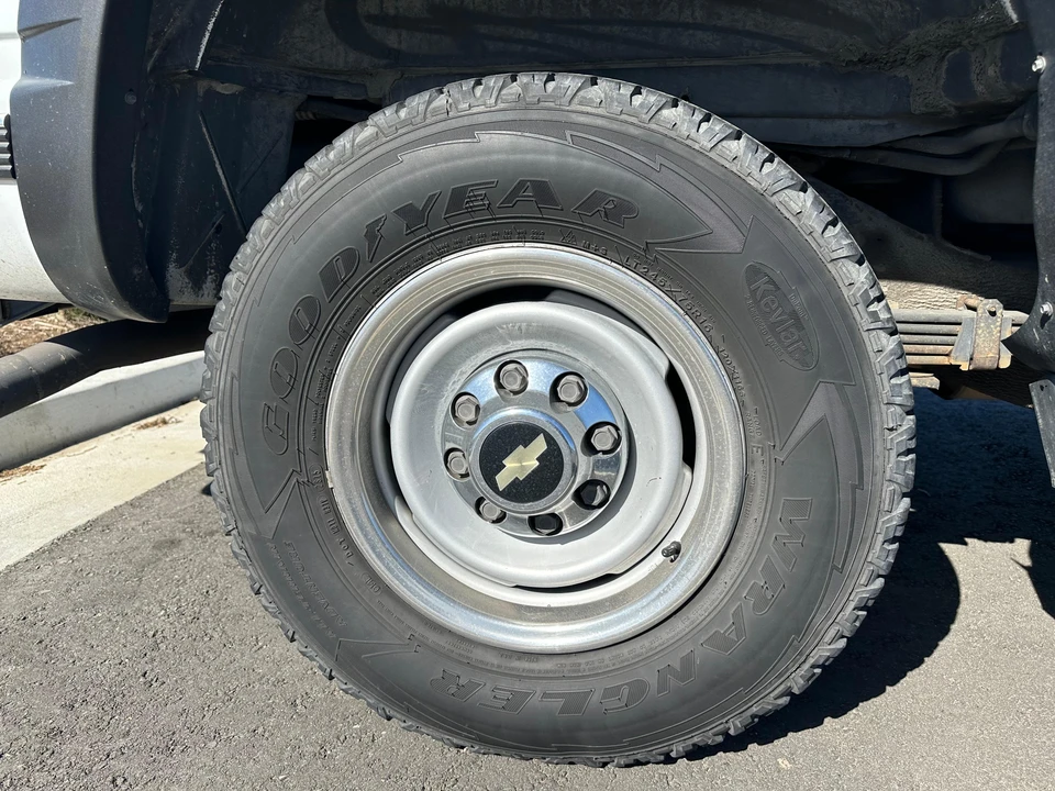 1996 Chevrolet Suburban 7th Gen - Image 14 of 31