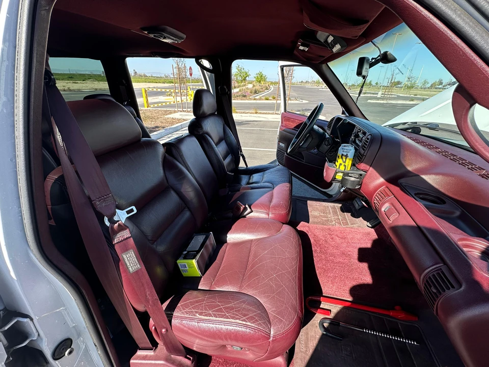 1996 Chevrolet Suburban 7th Gen - Image 29 of 31