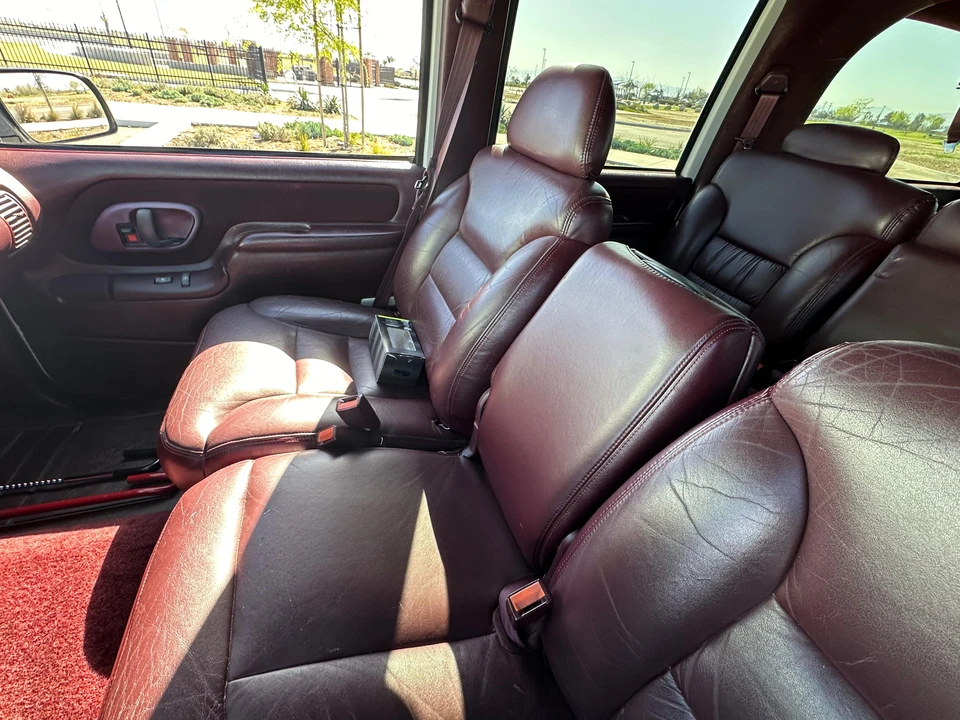 1996 Chevrolet Suburban 7th Gen - Image 26 of 31