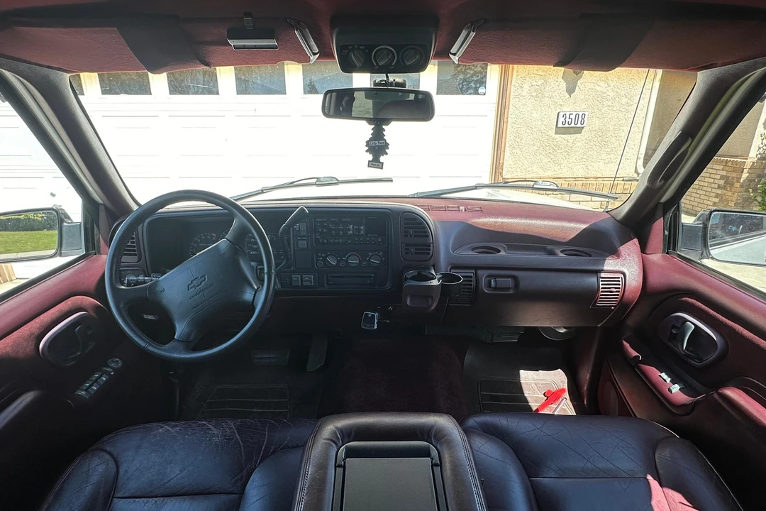 1996 Chevrolet Suburban 7th Gen - Image 22 of 31