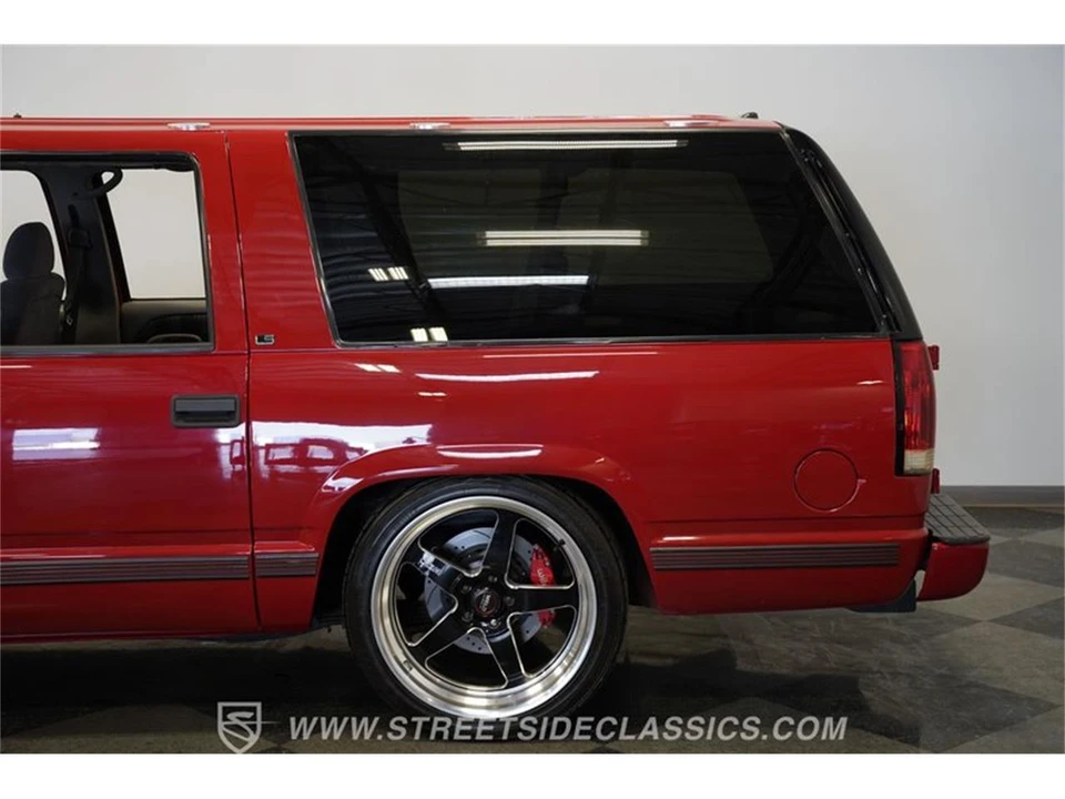 1996 Chevrolet Suburban 8th Gen - Image 24 of 31