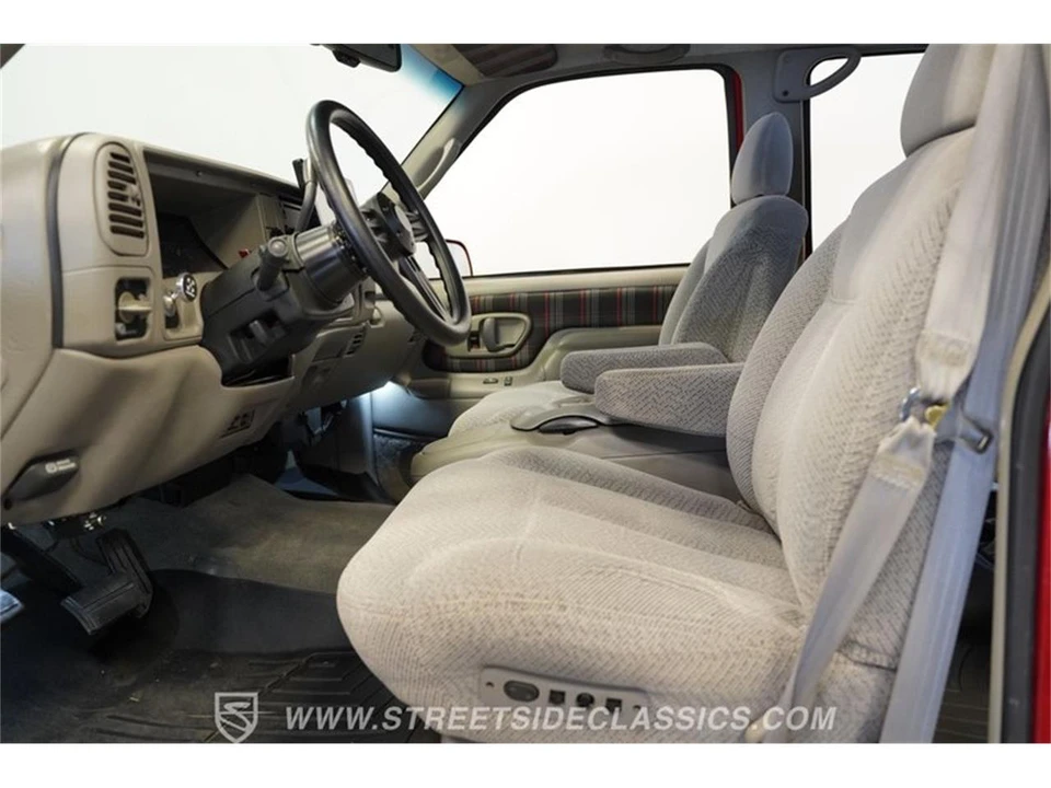 1996 Chevrolet Suburban 8th Gen - Image 3 of 31