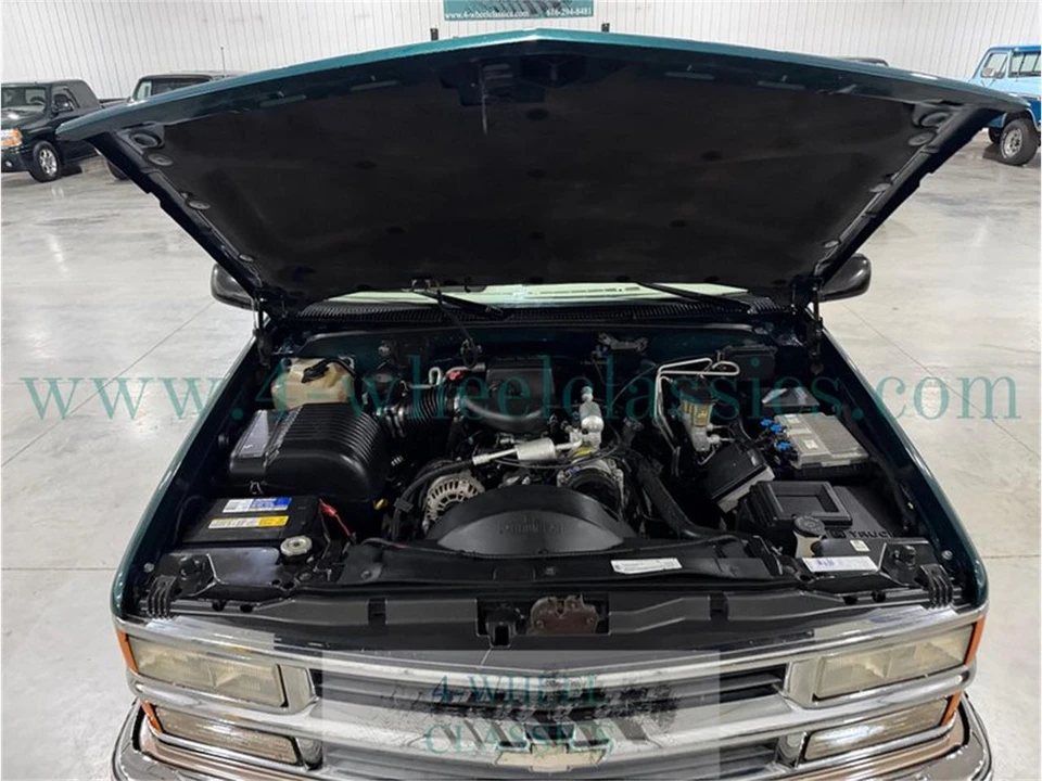 1996 Chevrolet Suburban 8th Gen - Image 25 of 31
