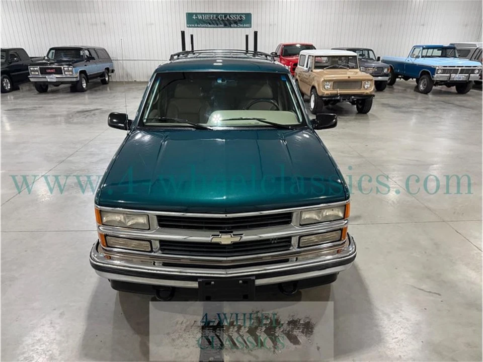 1996 Chevrolet Suburban 8th Gen - Image 9 of 31