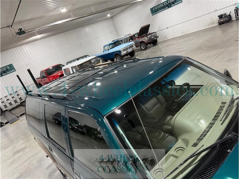 1996 Chevrolet Suburban 8th Gen - Image 13 of 31