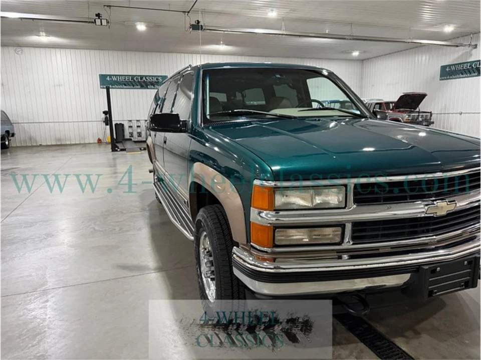 1996 Chevrolet Suburban 8th Gen - Image 10 of 31