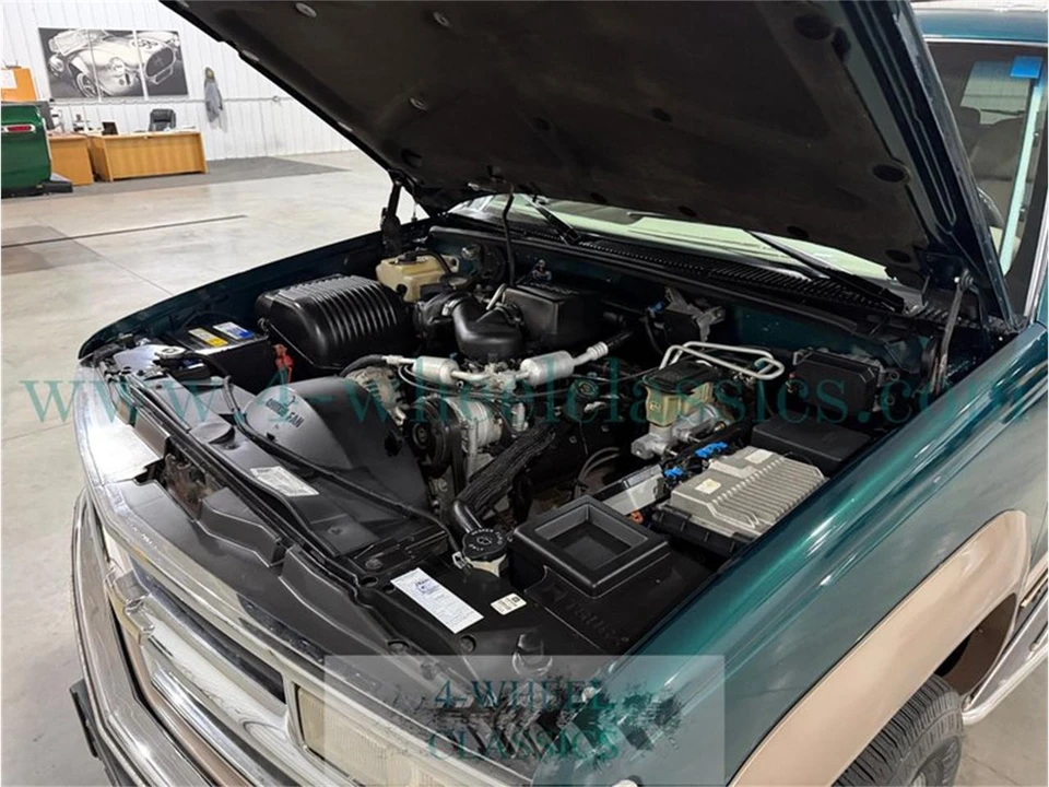 1996 Chevrolet Suburban 8th Gen - Image 30 of 31